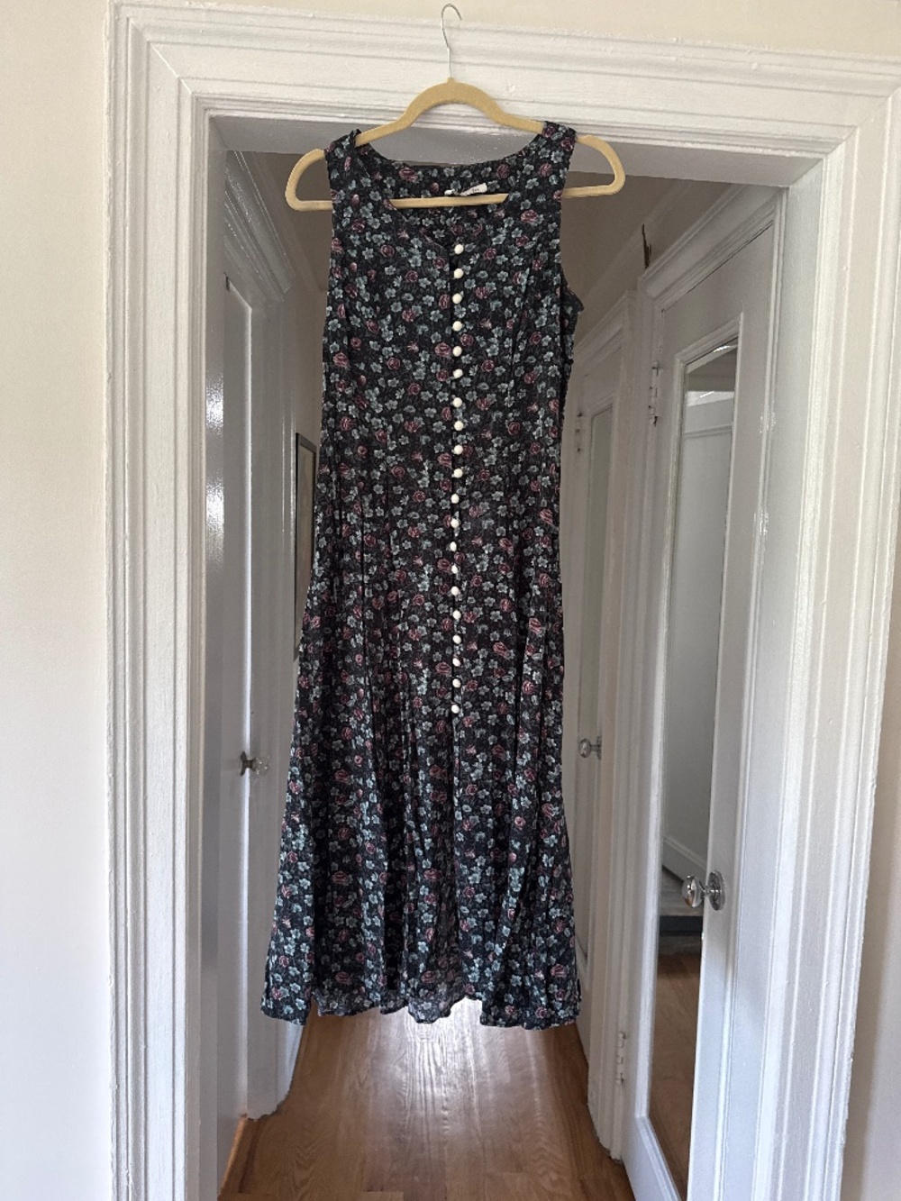 Floral dress with flattering tie in the back